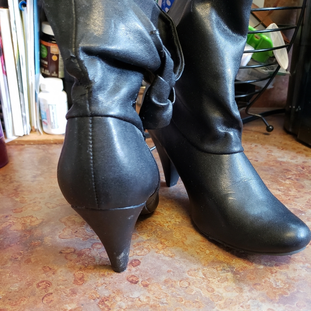 Boots - Picture 4 of 4